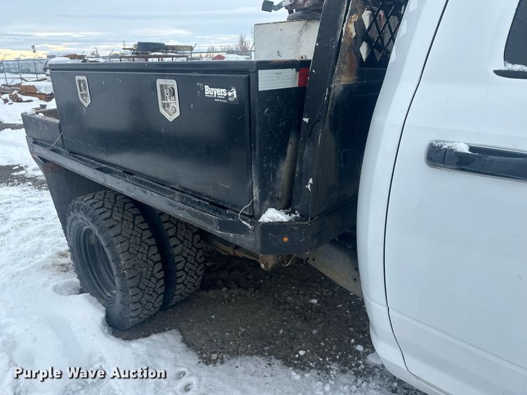 image for item ER5097 2015 Dodge Ram 3500 Crew Cab flatbed pickup truck