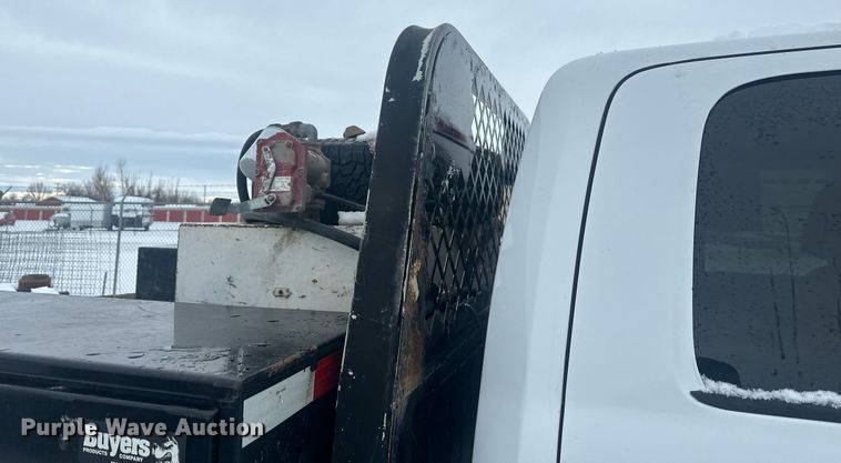 image for item ER5097 2015 Dodge Ram 3500 Crew Cab flatbed pickup truck