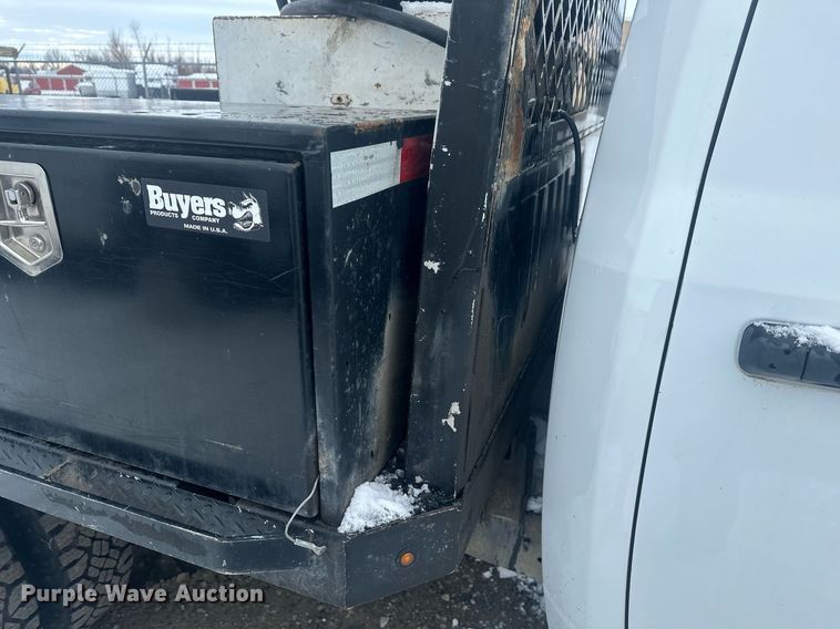 image for item ER5097 2015 Dodge Ram 3500 Crew Cab flatbed pickup truck