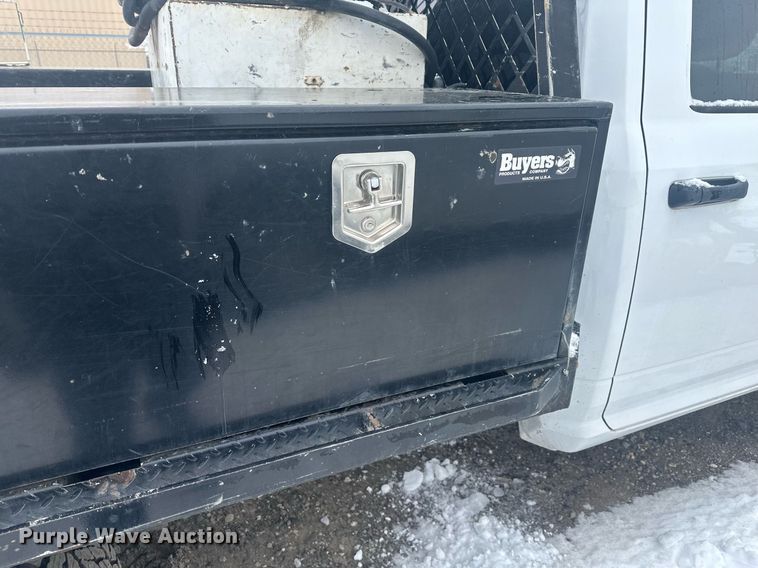 image for item ER5097 2015 Dodge Ram 3500 Crew Cab flatbed pickup truck