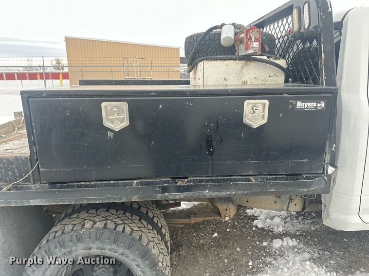 image for item ER5097 2015 Dodge Ram 3500 Crew Cab flatbed pickup truck