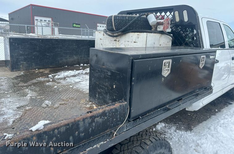 image for item ER5097 2015 Dodge Ram 3500 Crew Cab flatbed pickup truck