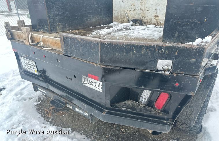 image for item ER5097 2015 Dodge Ram 3500 Crew Cab flatbed pickup truck