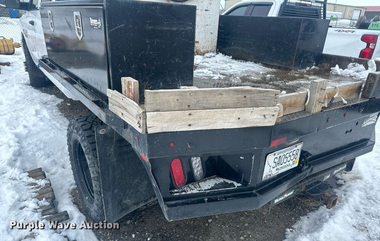 image for item ER5097 2015 Dodge Ram 3500 Crew Cab flatbed pickup truck