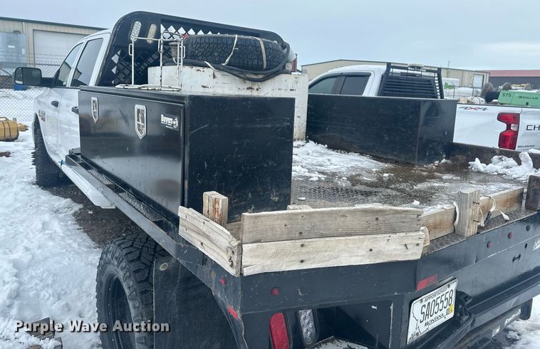 image for item ER5097 2015 Dodge Ram 3500 Crew Cab flatbed pickup truck