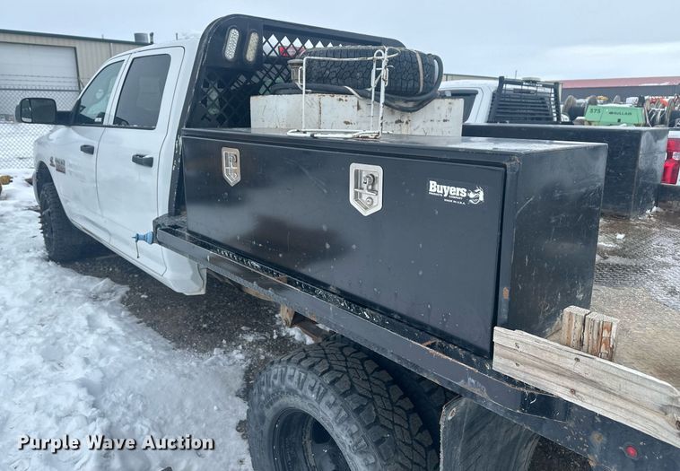 image for item ER5097 2015 Dodge Ram 3500 Crew Cab flatbed pickup truck