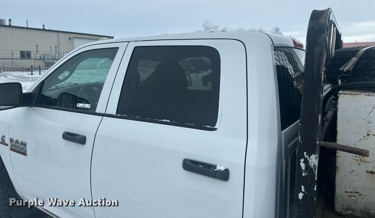 image for item ER5097 2015 Dodge Ram 3500 Crew Cab flatbed pickup truck