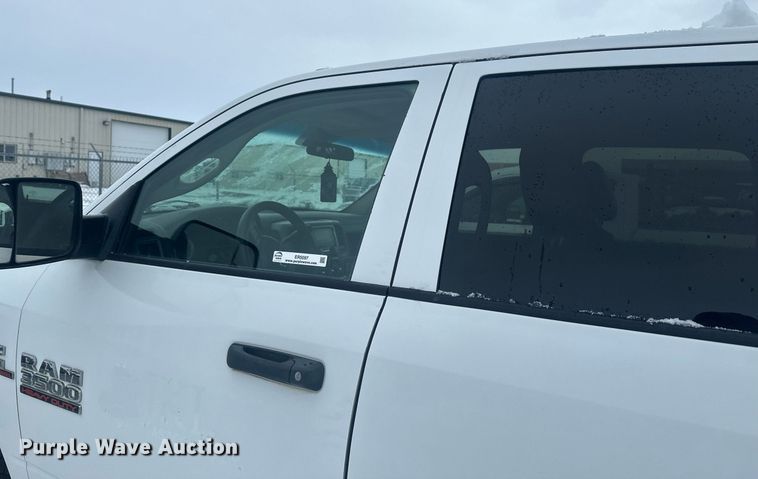 image for item ER5097 2015 Dodge Ram 3500 Crew Cab flatbed pickup truck