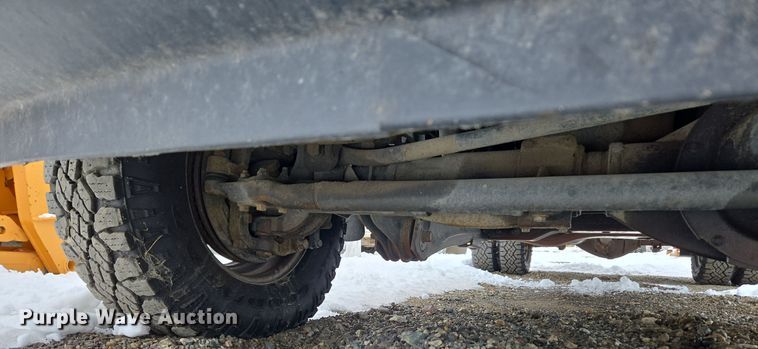 image for item ER5097 2015 Dodge Ram 3500 Crew Cab flatbed pickup truck