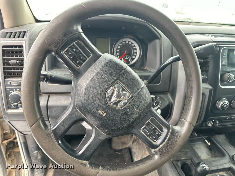 image for item ER5097 2015 Dodge Ram 3500 Crew Cab flatbed pickup truck