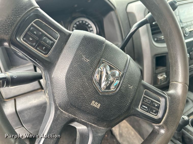 image for item ER5097 2015 Dodge Ram 3500 Crew Cab flatbed pickup truck