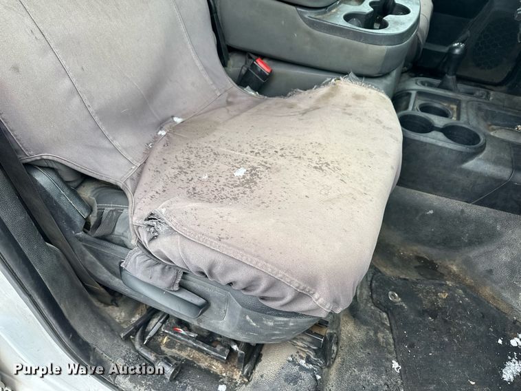 image for item ER5097 2015 Dodge Ram 3500 Crew Cab flatbed pickup truck