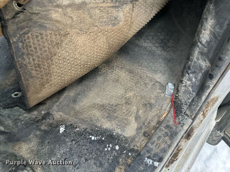 image for item ER5097 2015 Dodge Ram 3500 Crew Cab flatbed pickup truck