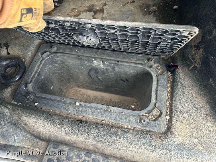 image for item ER5097 2015 Dodge Ram 3500 Crew Cab flatbed pickup truck