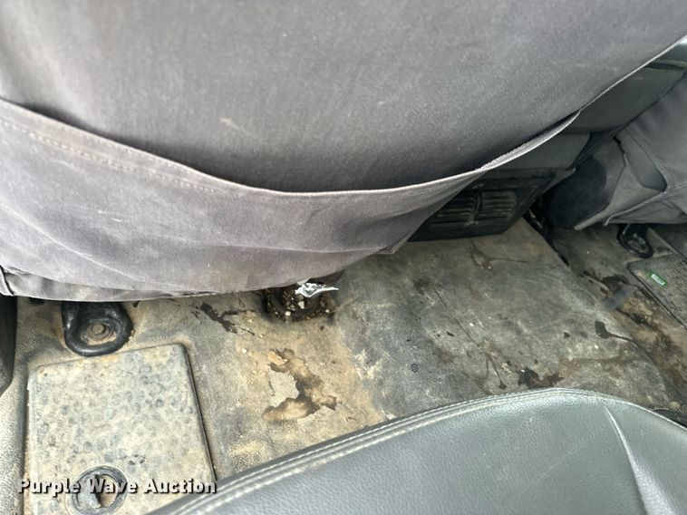 image for item ER5097 2015 Dodge Ram 3500 Crew Cab flatbed pickup truck