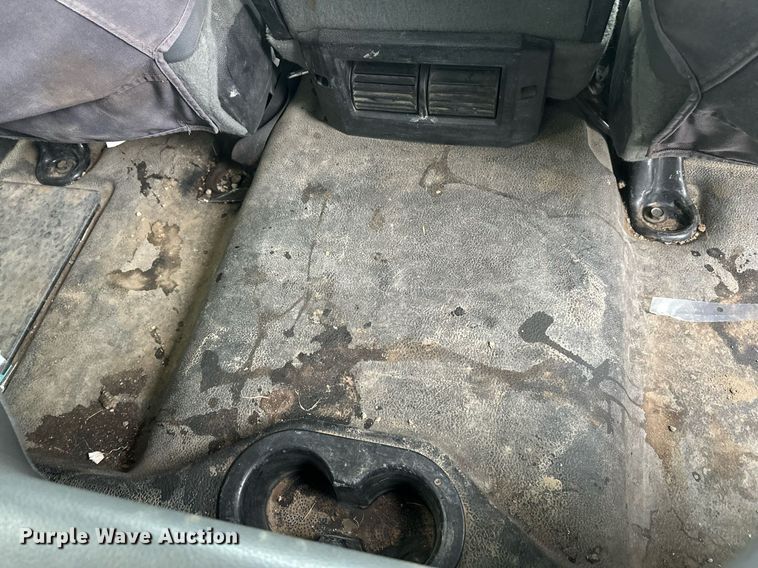 image for item ER5097 2015 Dodge Ram 3500 Crew Cab flatbed pickup truck