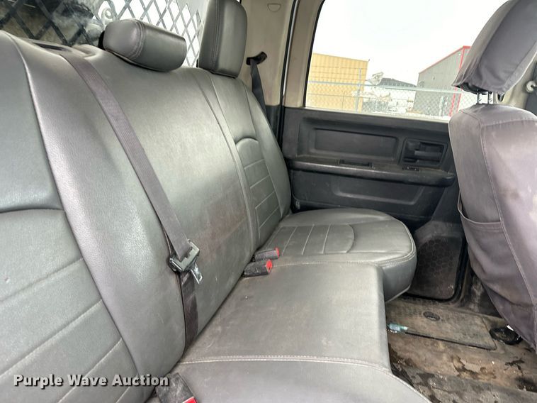 image for item ER5097 2015 Dodge Ram 3500 Crew Cab flatbed pickup truck