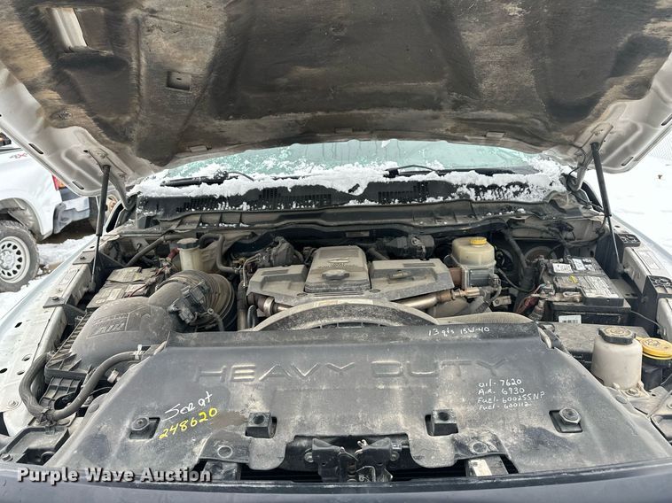 image for item ER5097 2015 Dodge Ram 3500 Crew Cab flatbed pickup truck