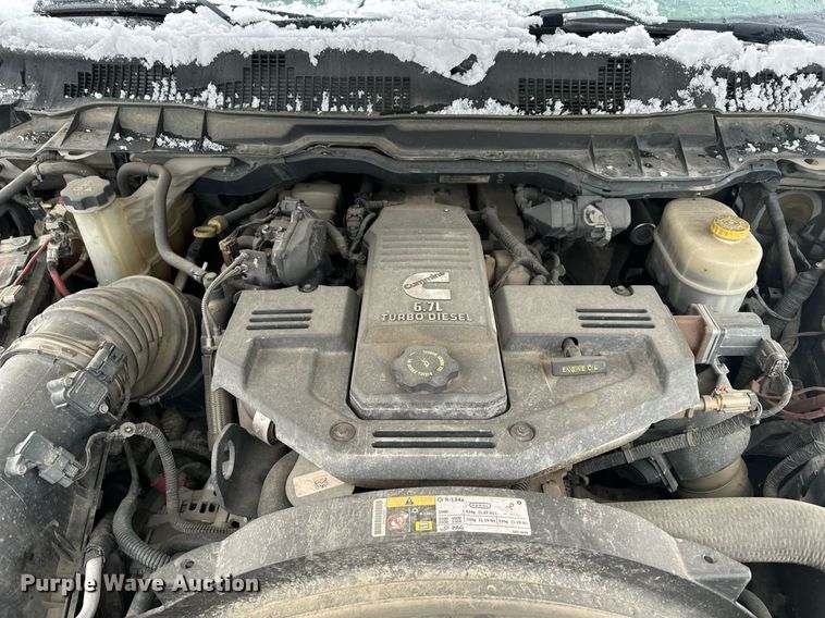 image for item ER5097 2015 Dodge Ram 3500 Crew Cab flatbed pickup truck