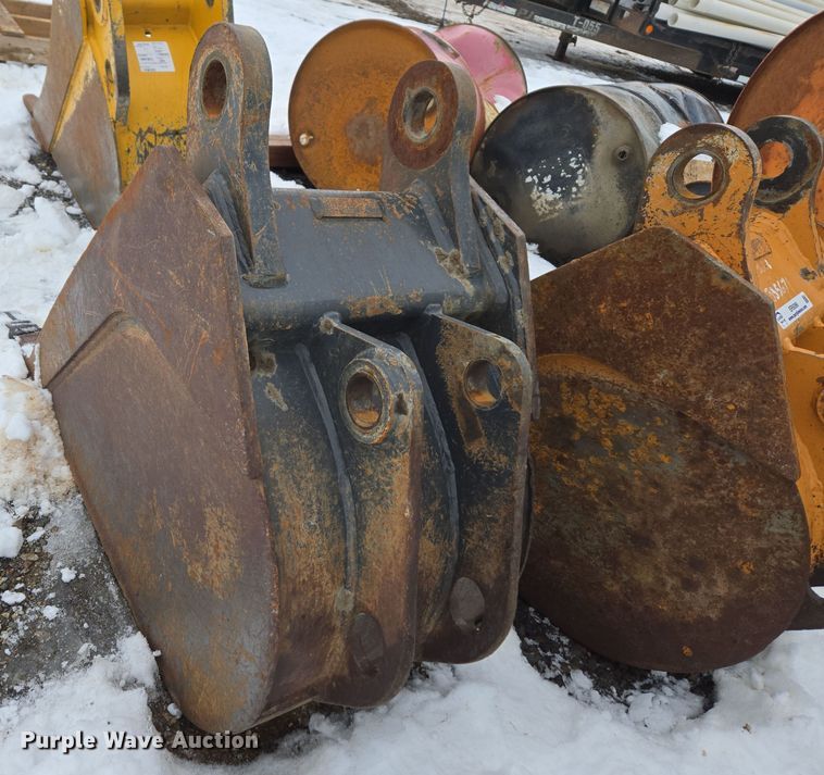image for item ER5099 (2) backhoe buckets