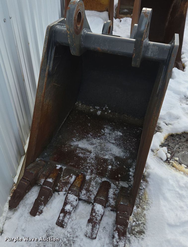 image for item ER5100 Backhoe bucket