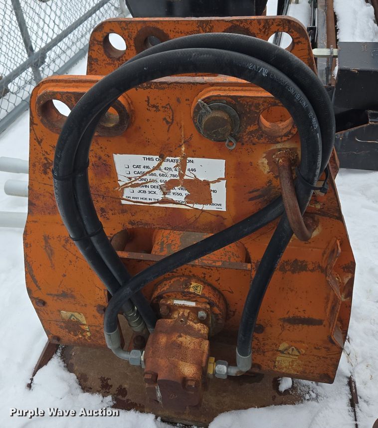 image for item ER5105 2003 Dynatec 8900 backhoe plate compactor