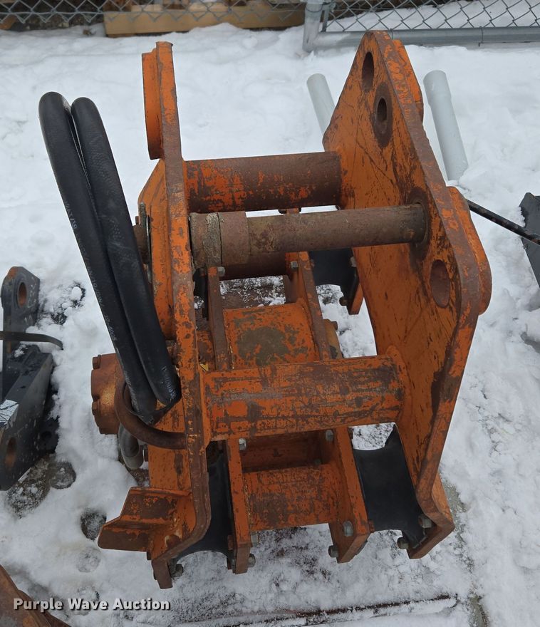 image for item ER5105 2003 Dynatec 8900 backhoe plate compactor