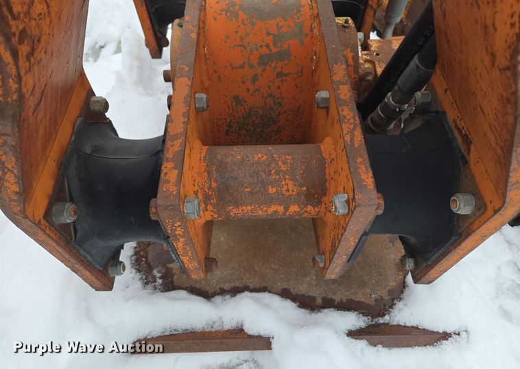 image for item ER5105 2003 Dynatec 8900 backhoe plate compactor