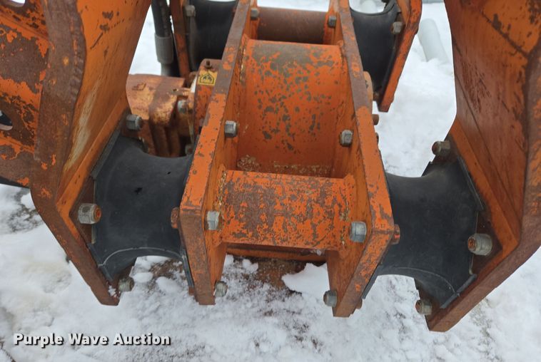 image for item ER5105 2003 Dynatec 8900 backhoe plate compactor