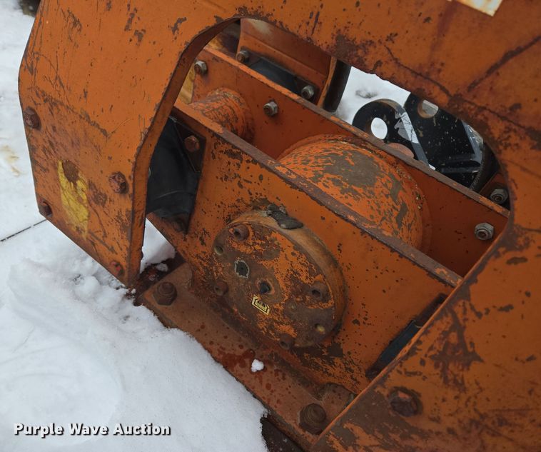 image for item ER5105 2003 Dynatec 8900 backhoe plate compactor
