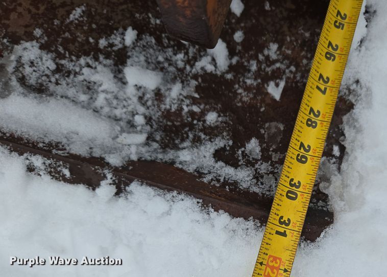 image for item ER5105 2003 Dynatec 8900 backhoe plate compactor