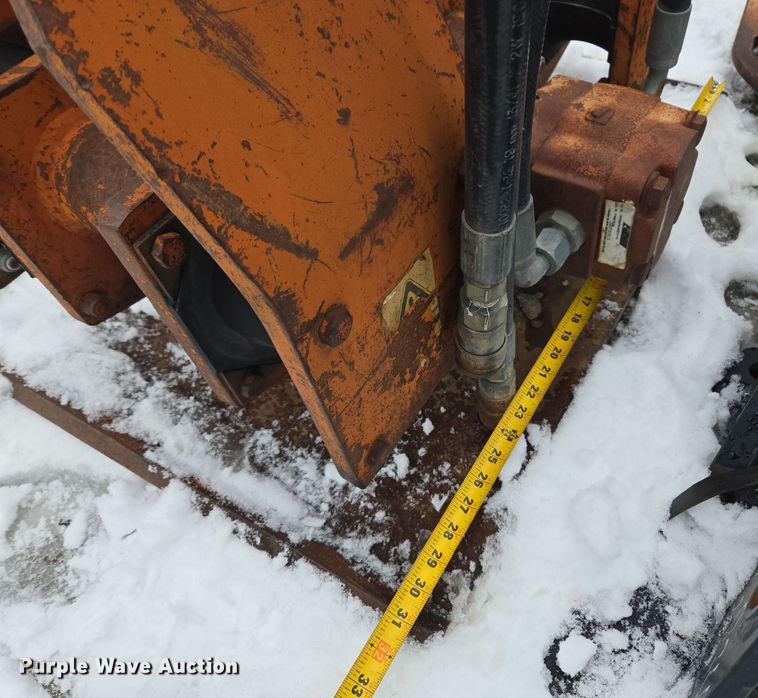 image for item ER5105 2003 Dynatec 8900 backhoe plate compactor