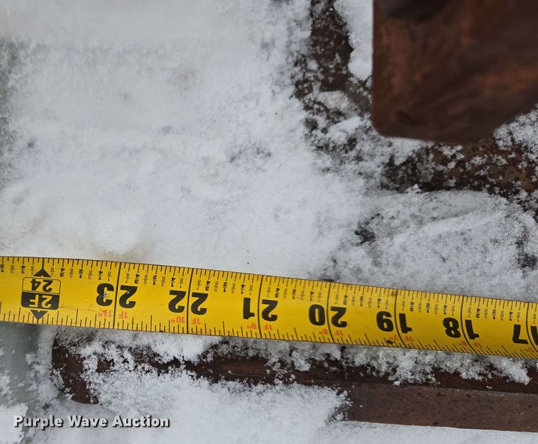 image for item ER5105 2003 Dynatec 8900 backhoe plate compactor