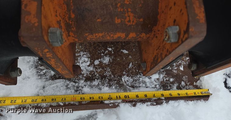 image for item ER5105 2003 Dynatec 8900 backhoe plate compactor