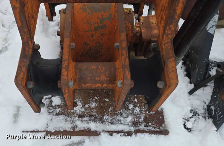 image for item ER5105 2003 Dynatec 8900 backhoe plate compactor