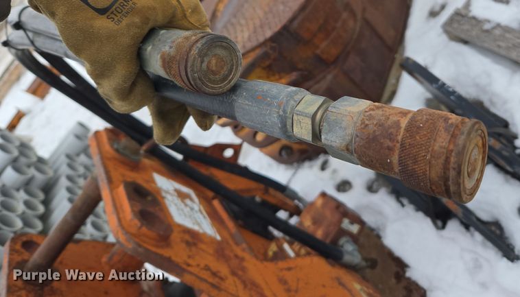 image for item ER5105 2003 Dynatec 8900 backhoe plate compactor