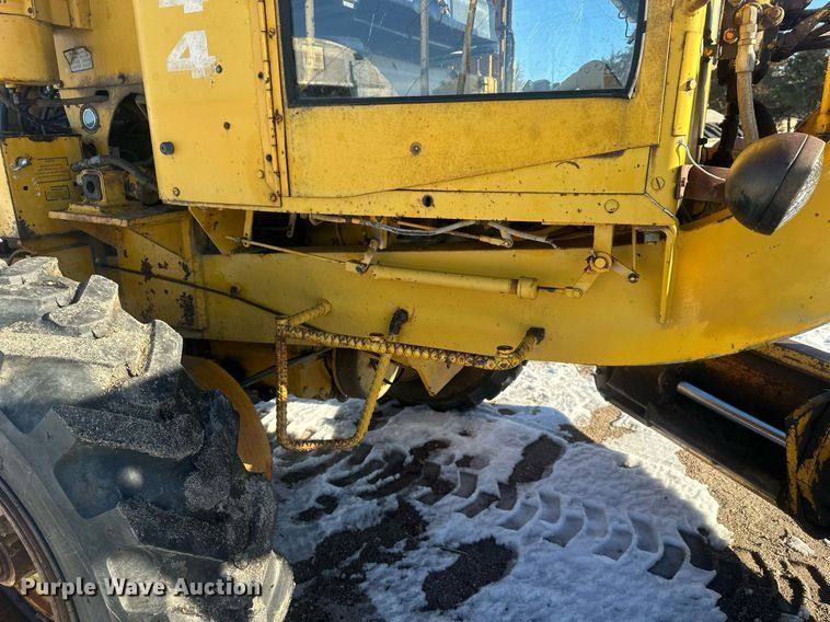 image for item ER5114 1972 Wabco 444 rigid frame motor grader