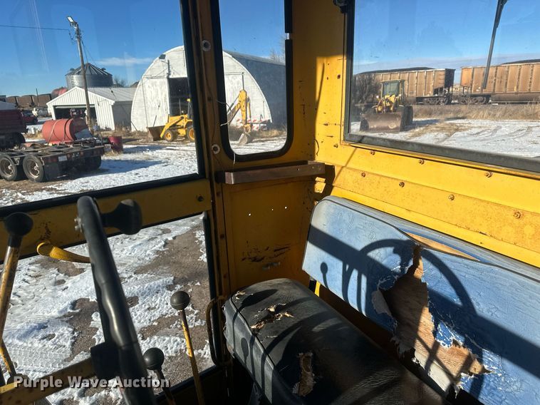 image for item ER5114 1972 Wabco 444 rigid frame motor grader