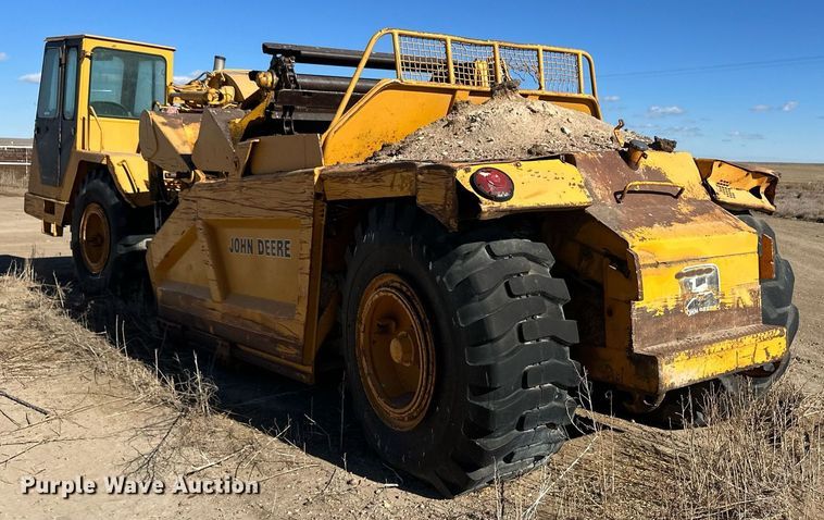 image for item ER8585 1984 John Deere 762A elevating scraper