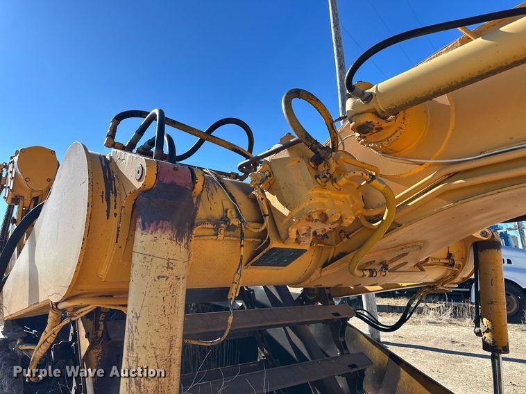 image for item ER8585 1984 John Deere 762A elevating scraper