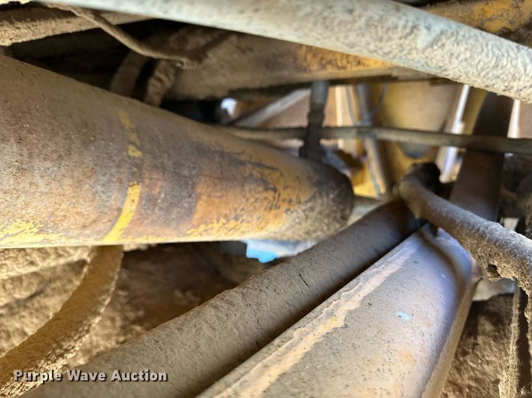 image for item ER8585 1984 John Deere 762A elevating scraper