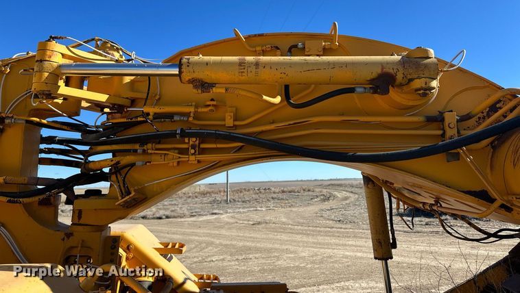 image for item ER8585 1984 John Deere 762A elevating scraper