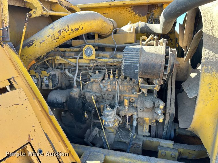 image for item ER8585 1984 John Deere 762A elevating scraper