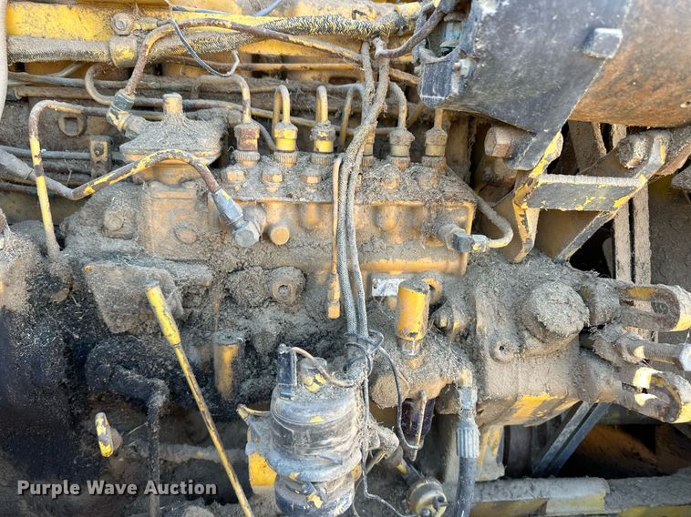 image for item ER8585 1984 John Deere 762A elevating scraper