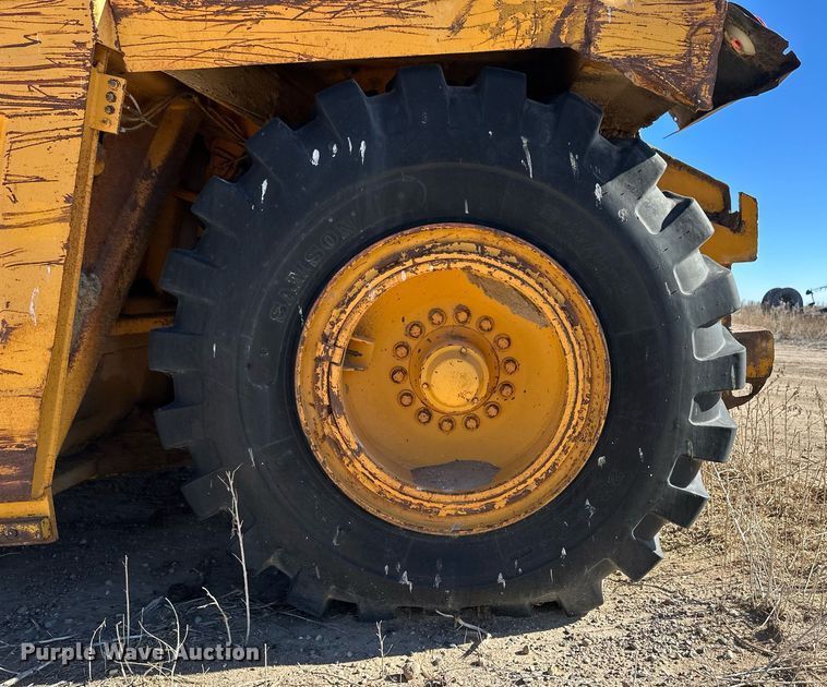 image for item ER8585 1984 John Deere 762A elevating scraper