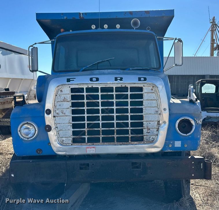 image for item ER8587 1974 Ford U9000 dump truck
