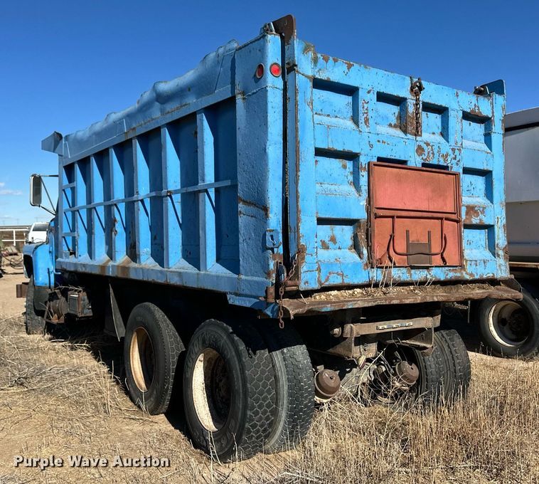 image for item ER8587 1974 Ford U9000 dump truck