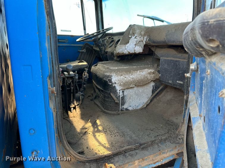 image for item ER8587 1974 Ford U9000 dump truck