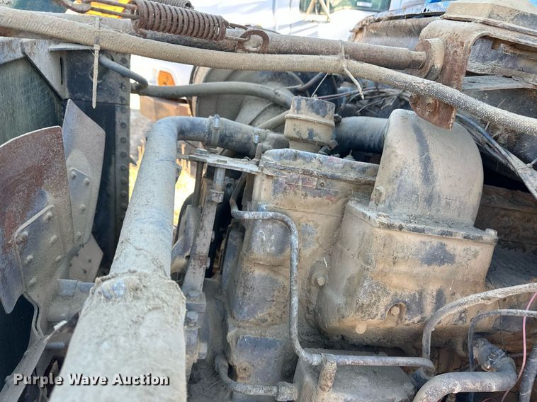 image for item ER8587 1974 Ford U9000 dump truck