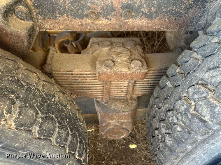 image for item ER8587 1974 Ford U9000 dump truck